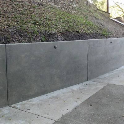 homeguide-poured-concrete-retaining-wall